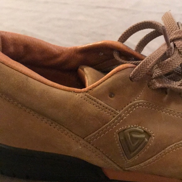 van grack tennis shoes